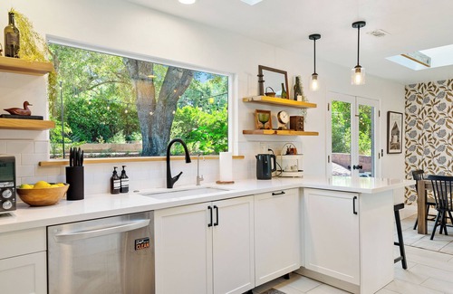 Atascadero House | New 4BR GREAT Location Sleeps 11!