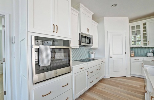 Cedar Neck House | New 5BD Home in Marlin's Chase! Sleeps 11 w/natural views, community pool!