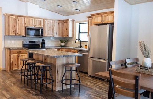 Wetmore House | NEW 5BR Cabin