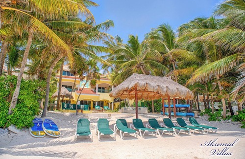 Soliman Bay Villa | NEW 75" TV and A/C on living area, private pool and Fiber Optic Wi-Fi 100 MB