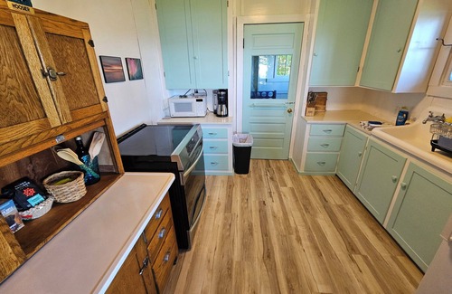 Frankfort Cottage | New! Above Crystal Lake - Hot Tub and Stunning Hilltop Views for Stargazers and Nature Lovers! Window A/C Unit in Bedroom!