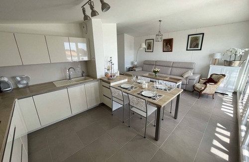 Saint-Aygulf Apartment | New air-conditioned apartment, rooftop house style with sea view