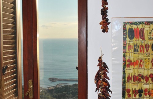 Marina di Pisciotta Apartment | NEW: air conditioning + family apartment with sea view in the Borgo of Pisciotta