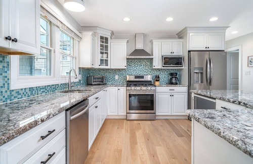 Lavallette House | New Airy 4BR. Walk to the beach & bay