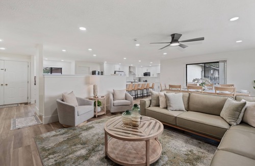 Olympus Cove Villa | NEW! All-New Luxe Stay Views, Sauna & Hot Tub