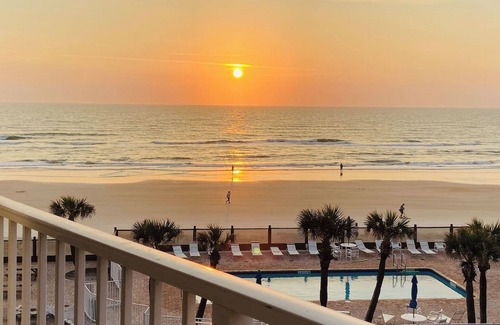 Bostwick Park Apartment | NEW Amazing Ocean Front Studio W/Private Balcony!