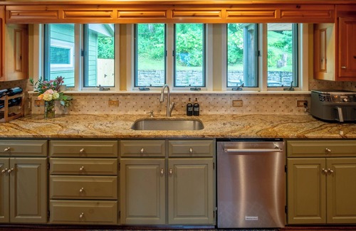 Boone House | NEW! Amazing Views & 2 porches. 2 Dens. Fire Pit. Hot Tub. Game Room. Smart TVs