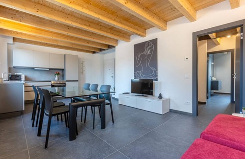 Ferrara Apartment | New and spacious apartment of about 145 sqm, capable of accommodating up to 11 people, located on the second floor of a modern building without a lift.The property is located in a residential area of Ferrara, a few minutes walk from the city center