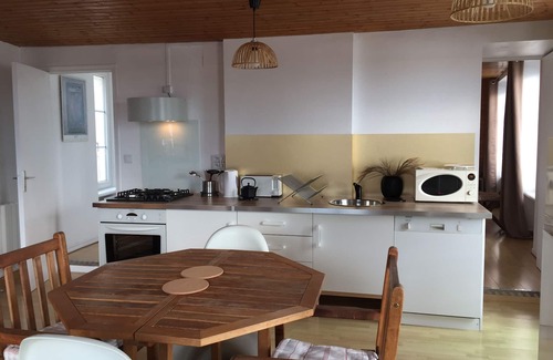 Granville Apartment | NEW ! Apartment in the heart of granville with panoramic view