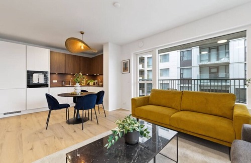 Kopavogur Apartment | New Apt. Near Smáralind Mall With Private Parking