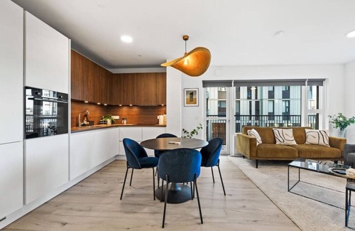 Kopavogur Apartment | New Apt. Near Smáralind Mall With Private Parking