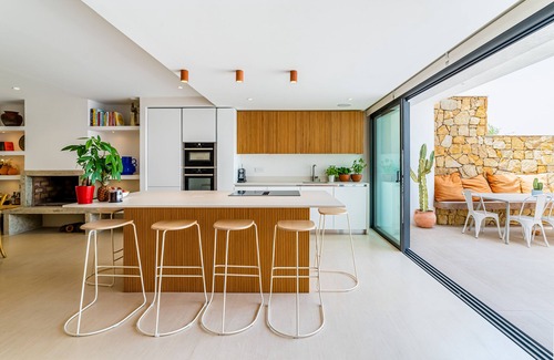 7th Arrondissement House | New architect-designed villa with swimming pool /Quartier Bompard - Endoume