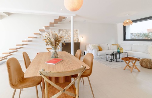 7th Arrondissement House | New architect-designed villa with swimming pool /Quartier Bompard - Endoume