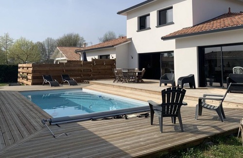 Tosse Villa | New architect villa with heated swimming pool and bodega ....