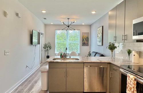 Old Fourth Ward Apartment | New ATL 1B1B Condo with Washer Dryer 525Pkwy310