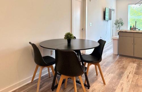 Old Fourth Ward Apartment | New ATL 1B1B Condo with Washer Dryer 525Pkwy310