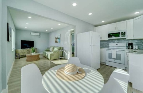 Singer Island Condo | NEW BEACH LISTING-Block To The Beach, Fishing Nearby, Surfing, Chairs