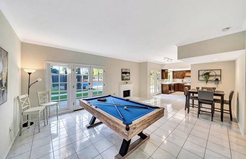 Agoura Hills House | New! Beautiful King Size + Pool + Spa + Pool Table in Agoura Hills!