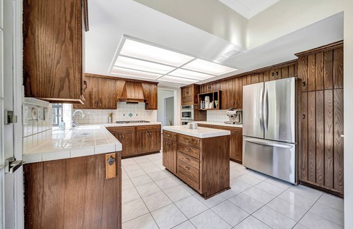 Agoura Hills House | New! Beautiful King Size + Pool + Spa + Pool Table in Agoura Hills!