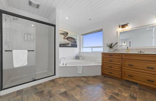 Ferndale House | New Beautiful Waterfront at Sandy Point