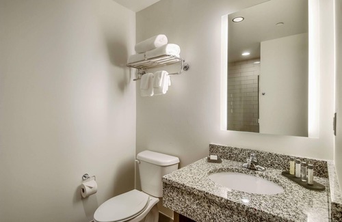 New Bedford Hotel | New Bedford Harbor Hotel, an Ascend Collection Hotel