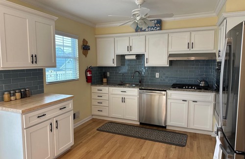 Wall House | NEW-Belmar Shore House by the Sea! n1.5 Blocks to Beach with 6 badges & Parking