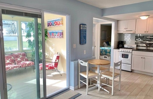 Wall House | NEW-Belmar Shore House by the Sea! n1.5 Blocks to Beach with 6 badges & Parking