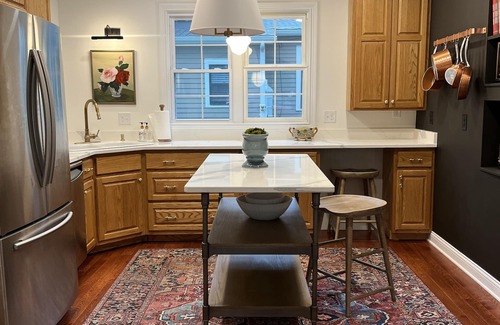 Bardstown House | *NEW* Bourbon on Broadway- 3 King Bed- Downtown Bardstown