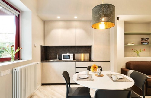 Saragozza-Porto Apartment | New, bright and comfortable apartment near the Ospedale Maggiore and just a few minutes drive from the historic center of Bologna.The neighborhood is full of restaurants, bars and supermarkets and pharmacy.Easily accessible from the motorway exit, it is