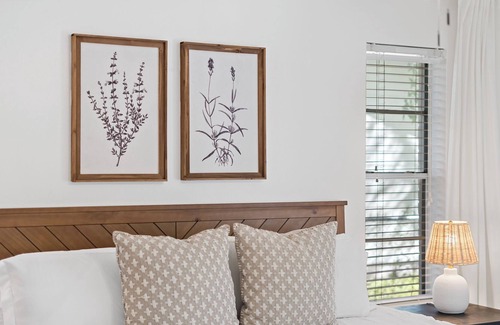 College Station House | NEW! Bright, charming cottage, fully renovated ~1 mi. to A&M