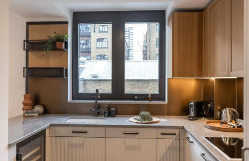 Wapping Apartment | New Build 3 Bed Apartment with AC, by London's Tower Bridge