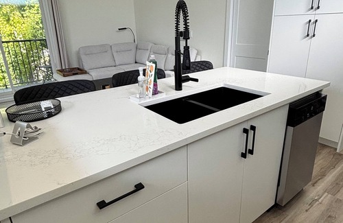 Signal Hill House | New Build, Charming 1-bedroom home in fabulous Calgary SW, 1.2 hours from Banff