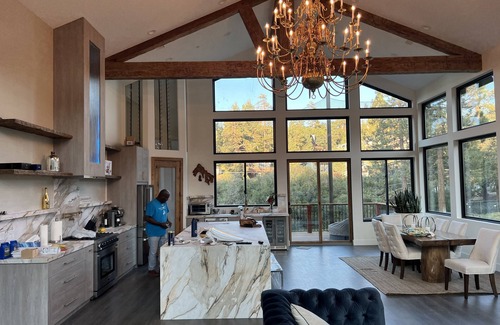 Big Bear Lake House | New Build- Walking distance to Slopes-Jacuzzi-Theater, Pool Table, -