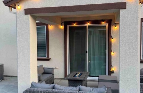 Roseville House | New built*corp/insurhousing*pet*close2shop*30+days