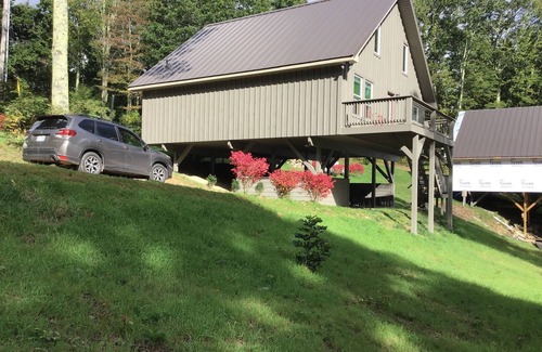 Frank Cabin | New cabin beautiful mountain setting!