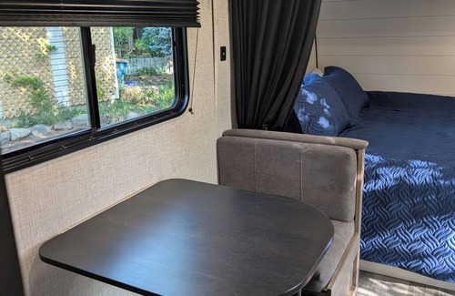 Mountain View District House | New Camper with AC in Bend