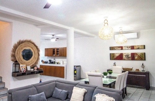 Colonia Independencia House | NEW Casa Downtown Cozumel 5BR 4BR with pool