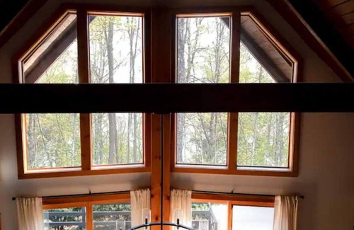 New Paltz House | NEW: Chalet Getaway, 5 min to Main St