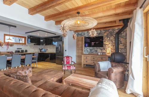 Montgenevre Ski Chalet | *New* Chalet Mandarine, luxury chalet for 13 people w/sauna and jacuzzi