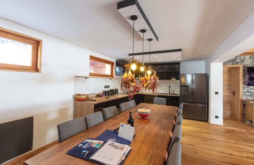Montgenevre Ski Chalet | *New* Chalet Mandarine, luxury chalet for 13 people w/sauna and jacuzzi