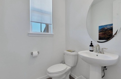 Parker House | NEW Charming 3-bedroom house in Parker!