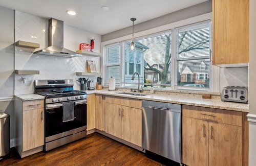 Dunning House | NEW! Charming Belmont Heights Oasis
