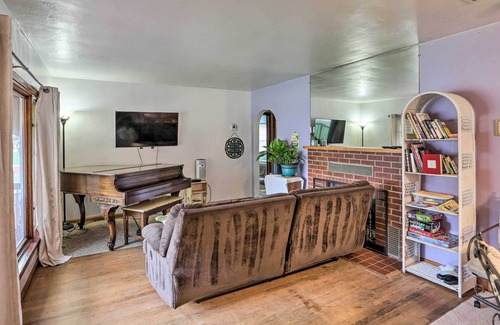 Elyria House | NEW! Charming Elyria Home By Hiking Trail & Lake!