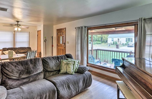 Elyria House | NEW! Charming Elyria Home By Hiking Trail & Lake!