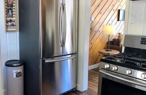 Midpines Cabin | NEW - Charming Red Cabin near Yosemite