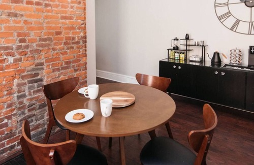 Irish Hill House | New! Close to all Derby Festivities, 10-min drive to Churchill Downs