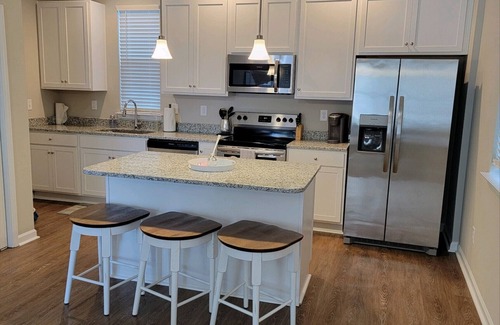 Myrtle Beach Cottage | NEW! Coastal Cottage. Live, Work, & Play like you're on VACATION everyday.