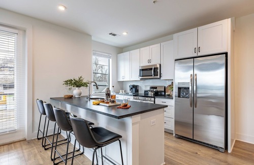 Nashville House | New Condo w/Balcony, Near Midtown | The Heights