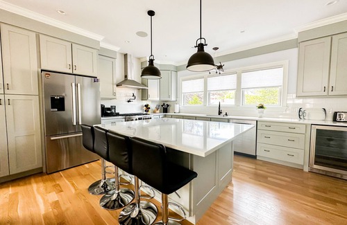 Middletown House | New Construction 3 Bedroom 4.5 Bath with Outdoor Kitchen, Backyard + Gameroom