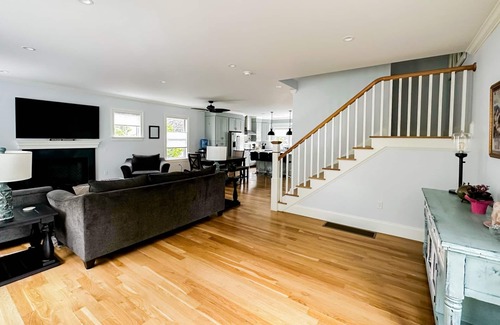 Middletown House | New Construction 3 Bedroom 4.5 Bath with Outdoor Kitchen, Backyard + Gameroom